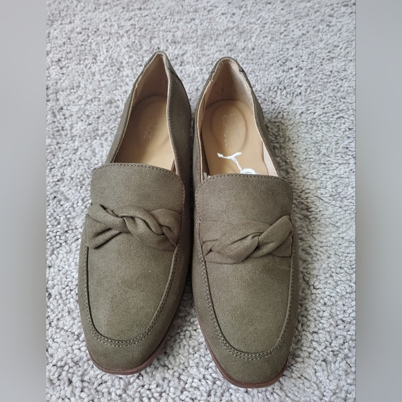 Market & Spruce Shoes - Market And Spruce Olive Green Loafers Size 7